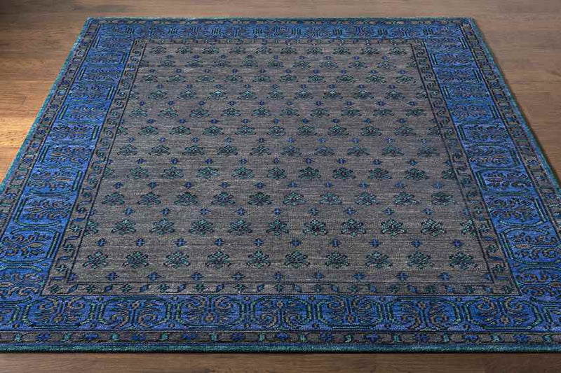 Oise Traditional Black Area Rug