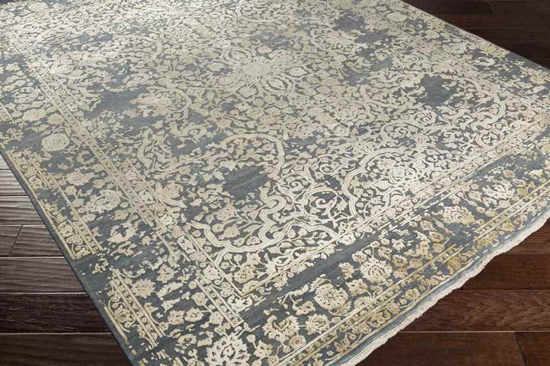 Seaton Traditional Medium Gray Area Rug