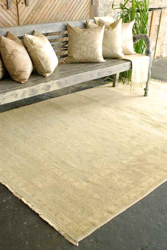 Ouwendorp Traditional Light Gray Area Rug