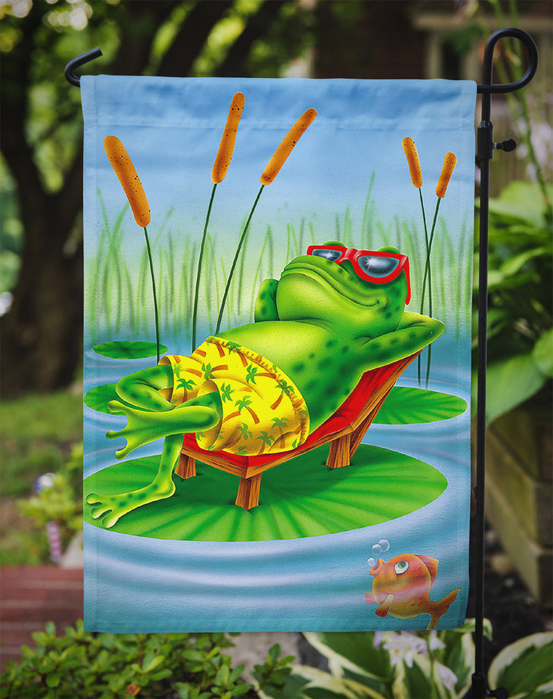 Frog Chilaxin on the Lilly Pad Flag Garden Size APH0521GF