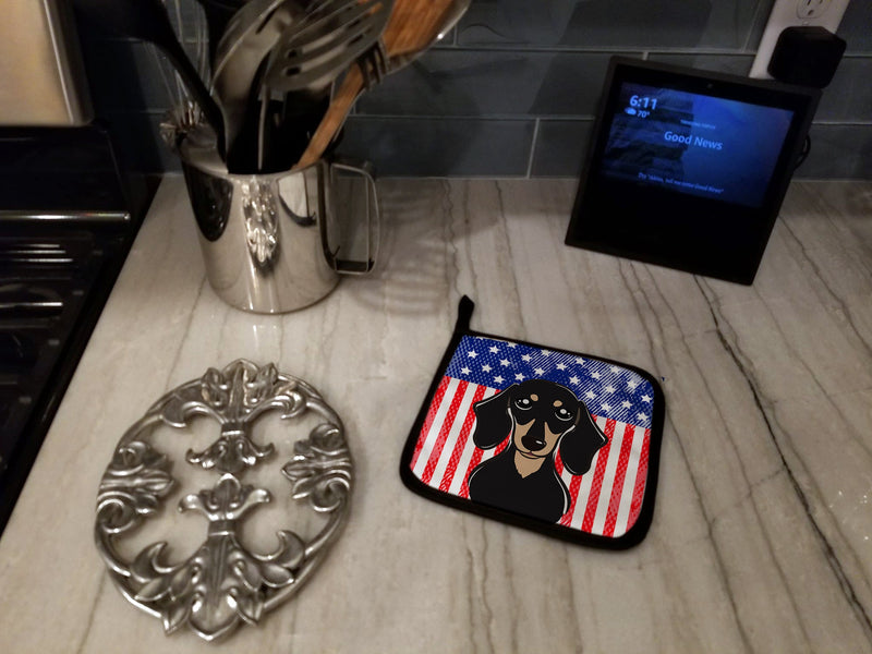 American Flag and Smooth Black and Tan Dachshund Pot Holders - Set of 2 - Heat-Resistant Kitchen Essentials BB2145PTHD