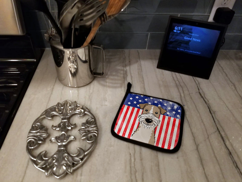 American Flag and Wire Haired Fox Terrier Pot Holders - Set of 2 - Heat-Resistant Kitchen Essentials BB2177PTHD