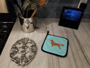 Golden Retriever  Checkerboard Blue Pot Holder Set of 2 Heat Resistant Quilted Hot Pads 7.5 x 7.5 Inch, Insulated Kitchen Trivets for Cooking & Baking