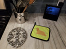 Cocker Spaniel Checkerboard Green Pot Holder Set of 2 Heat Resistant Quilted Hot Pads 7.5 x 7.5 Inch, Insulated Kitchen Trivets for Cooking & Baking