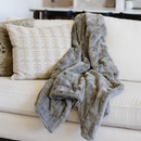 PATTERNED FAUX FUR THROW BLANKETS by Saranoni