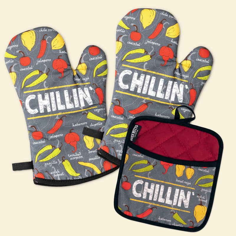 Chillin' Chillies Oven Mitts And Potholder Set