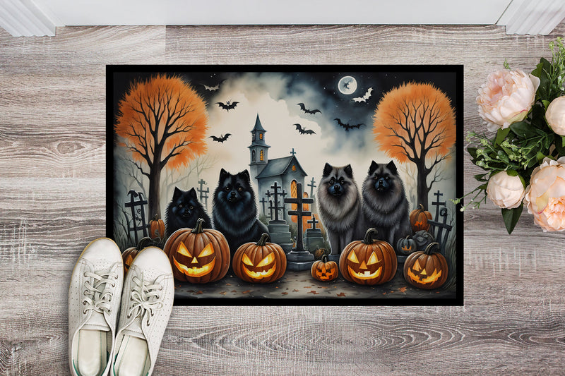 Keeshond Spooky Halloween Doormat 18x27