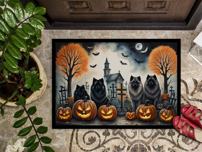 Keeshond Spooky Halloween Doormat 18x27