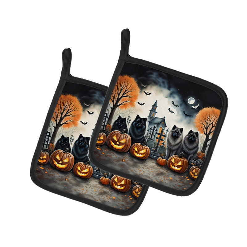 Keeshond Spooky Halloween Pair of Pot Holders