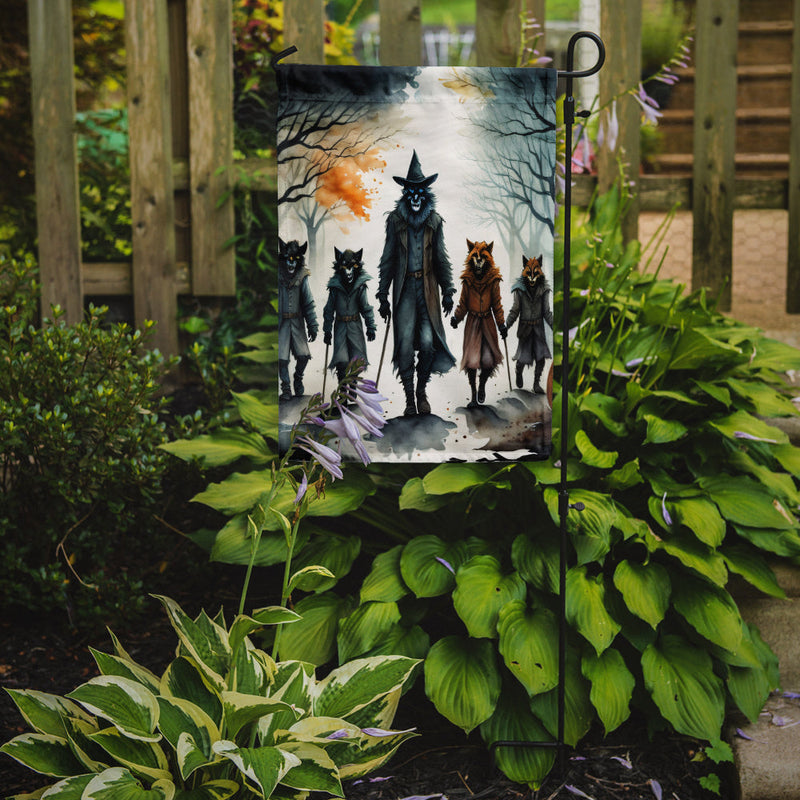 Werewolves Spooky Halloween Garden Flag – Outdoor Decorative Yard Flag
