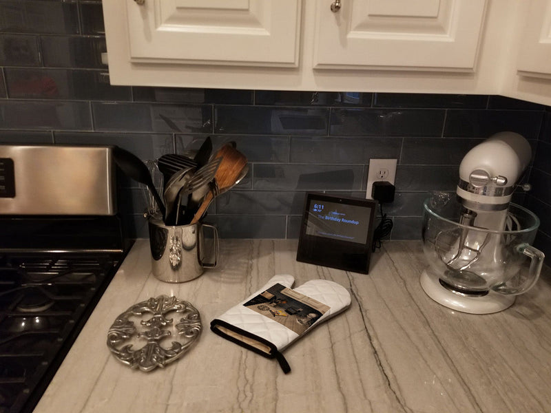 Akita Hippie Dawg Oven Mitt