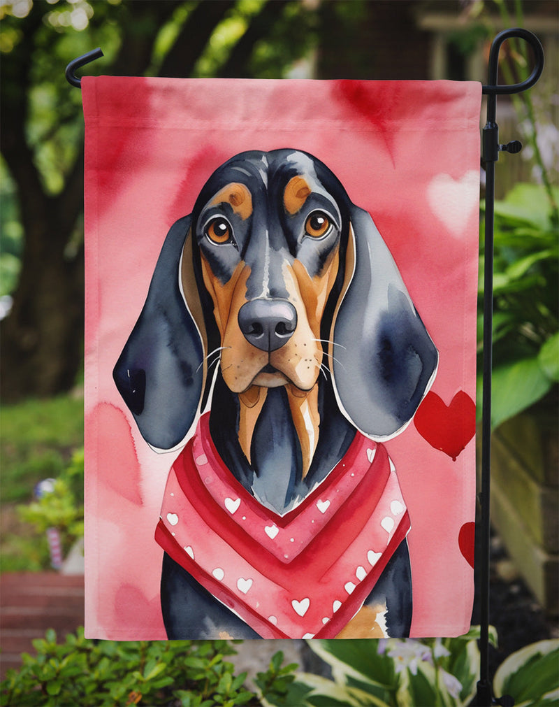 Black and Tan Coonhound Valentine’s Day Garden Flag – Dog-Themed Heart Yard Decor