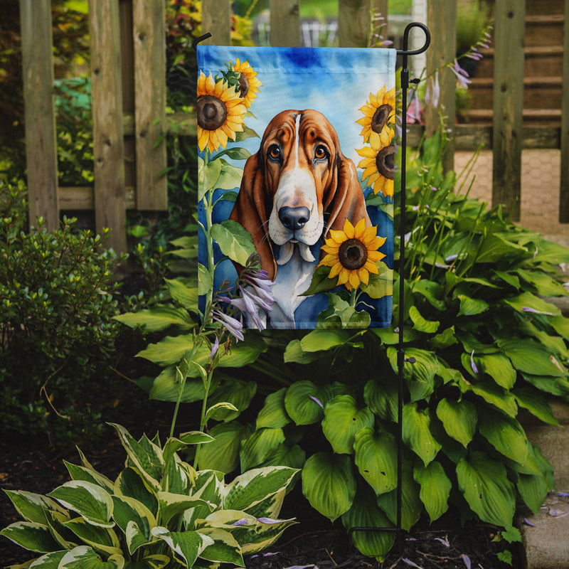 Basset Hound in Sunflowers Garden Flag – Bright Dog-Themed Yard Decor