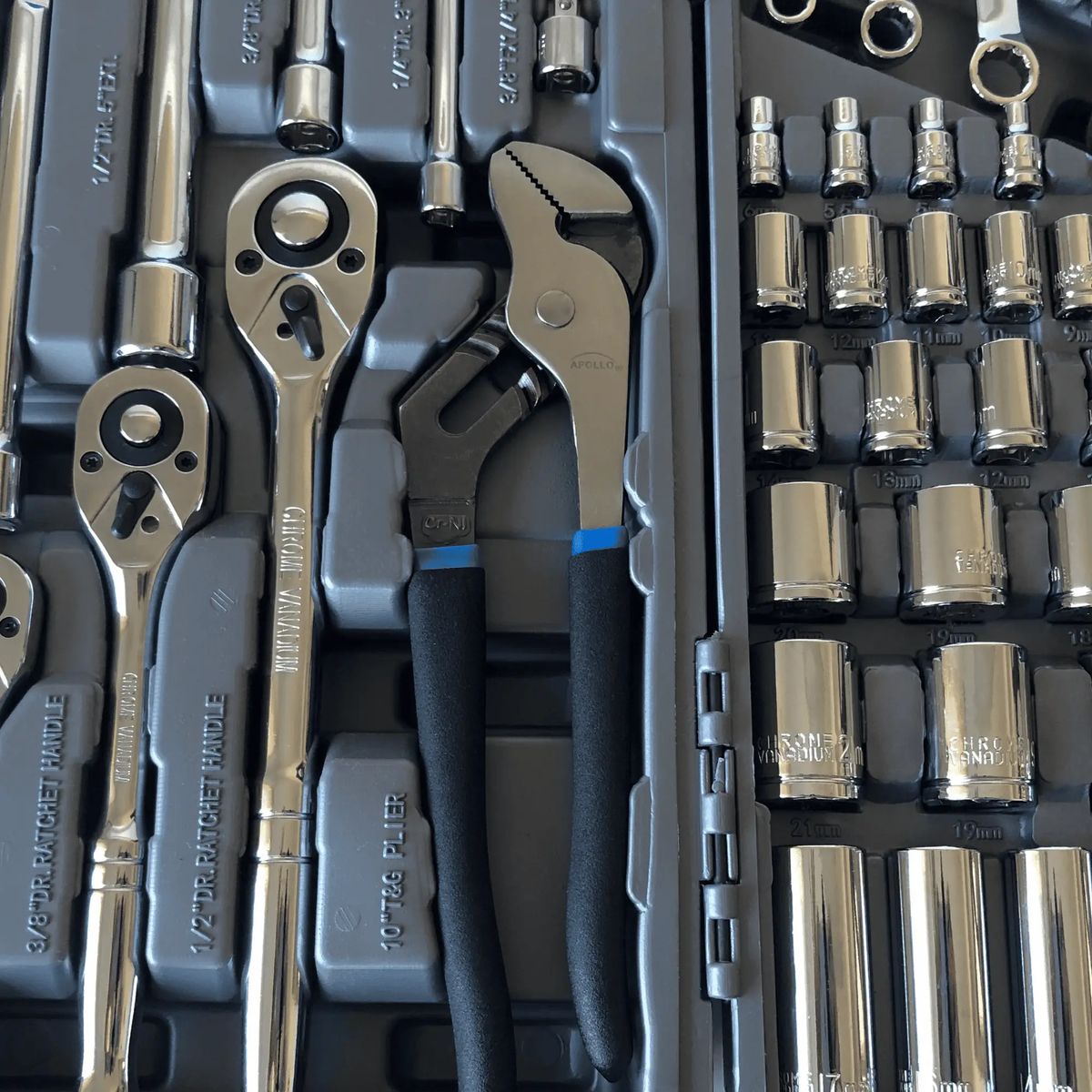 163 Piece Mechanics Tool Kit -- DT0002, detail