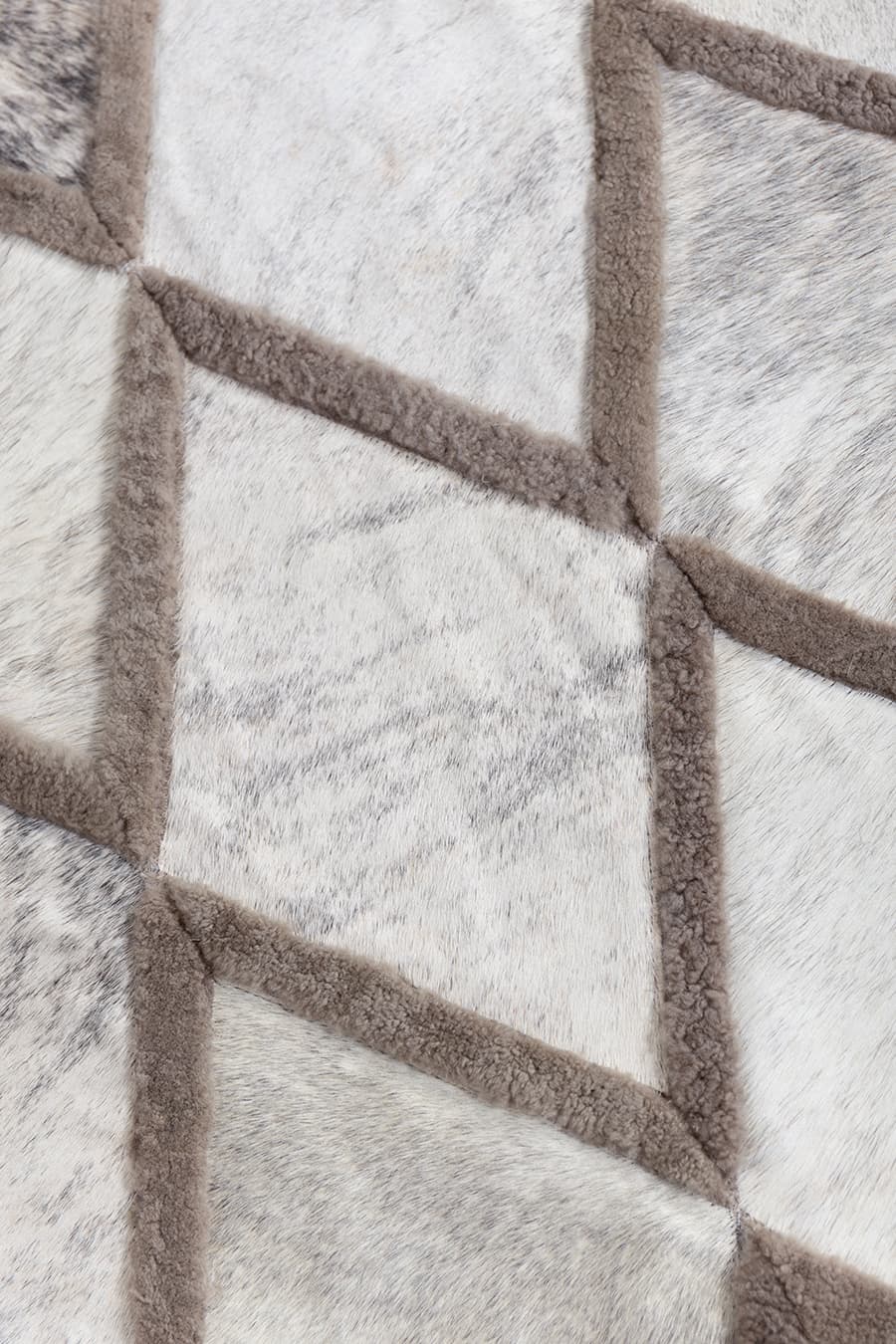 DIAMONDS - Rug in Hide and Shearling, photo 3 of 5