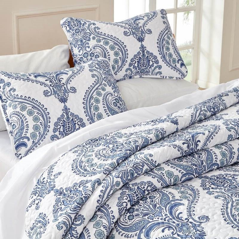 Full/Queen Size Soft Microfiber Reversible Blue/White Baroque Design Quilt Set, photo 2 of 5