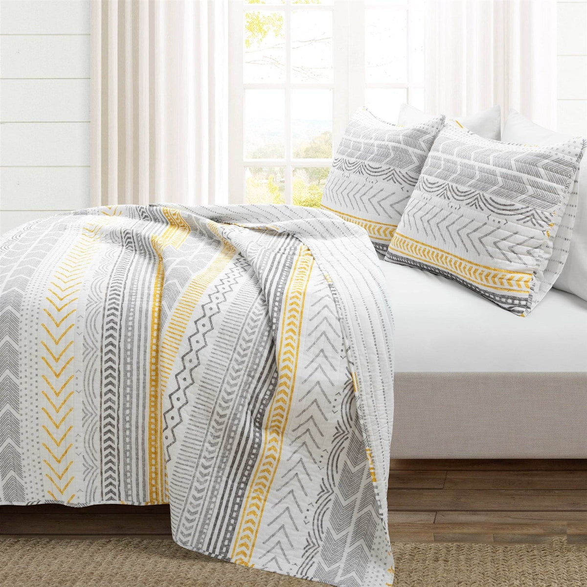 Full/Queen Scandinavian Grey/Yellow Reversible Cotton Quilt Set, photo 2 of 5