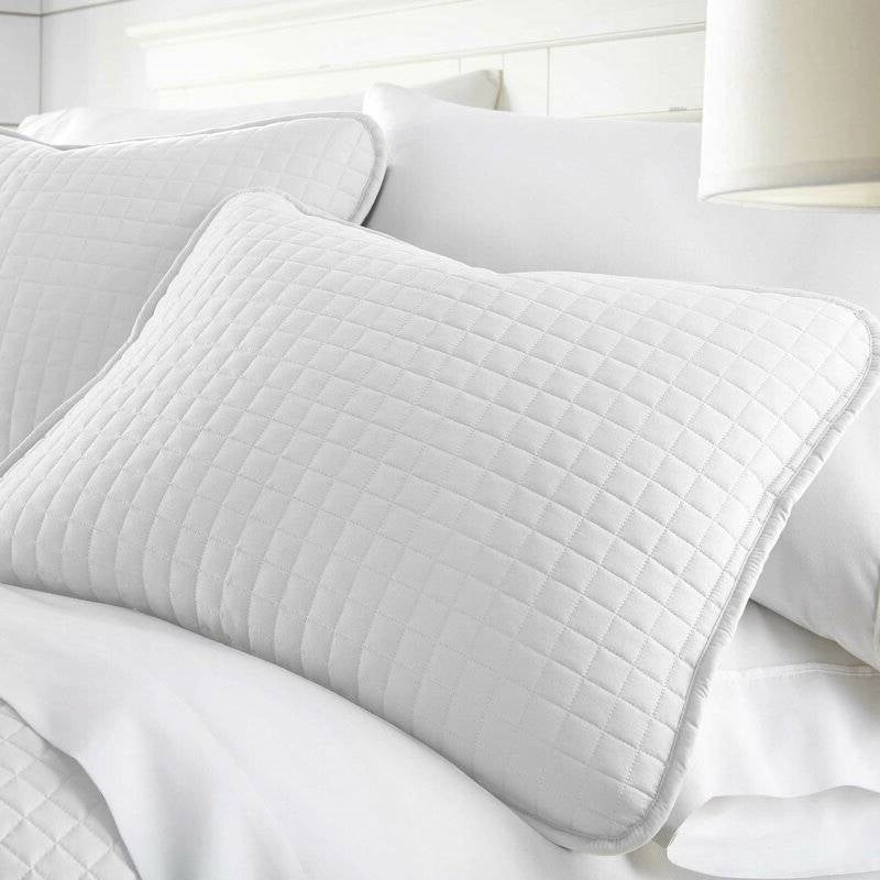 Twin/Twin XL Lightweight White Ultra Soft 2-Piece Microfiber Quilt Set, photo 3 of 4