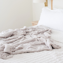 PATTERNED FAUX FUR THROW BLANKETS by Saranoni