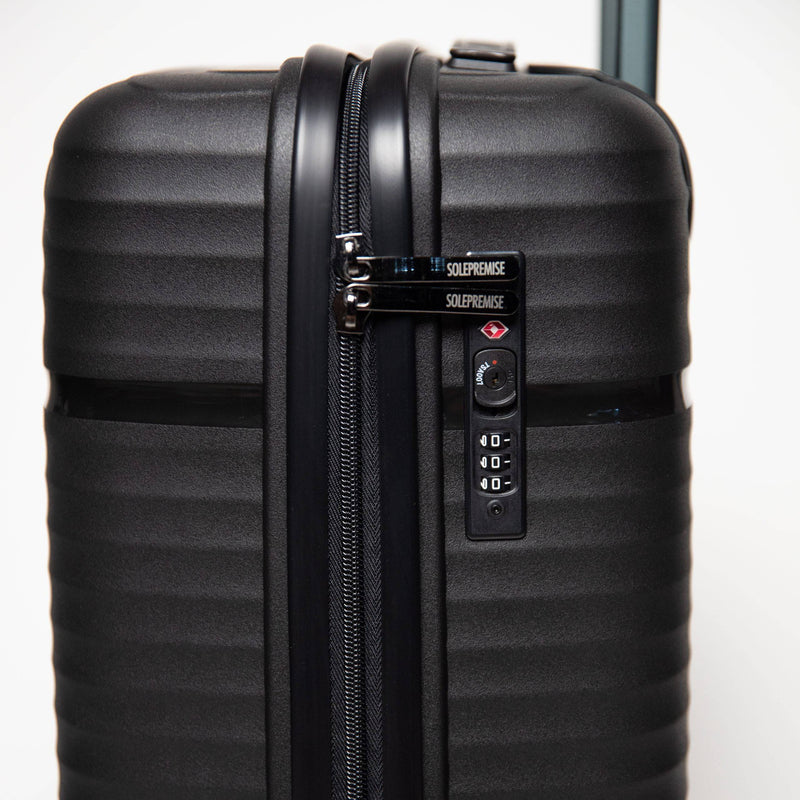 20-inch Black Carry-On Hardcase Roller Luggage