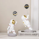 GobekUsa Astronauts Figurines Gold Tabletop Decoration Creative Spaceman Figures