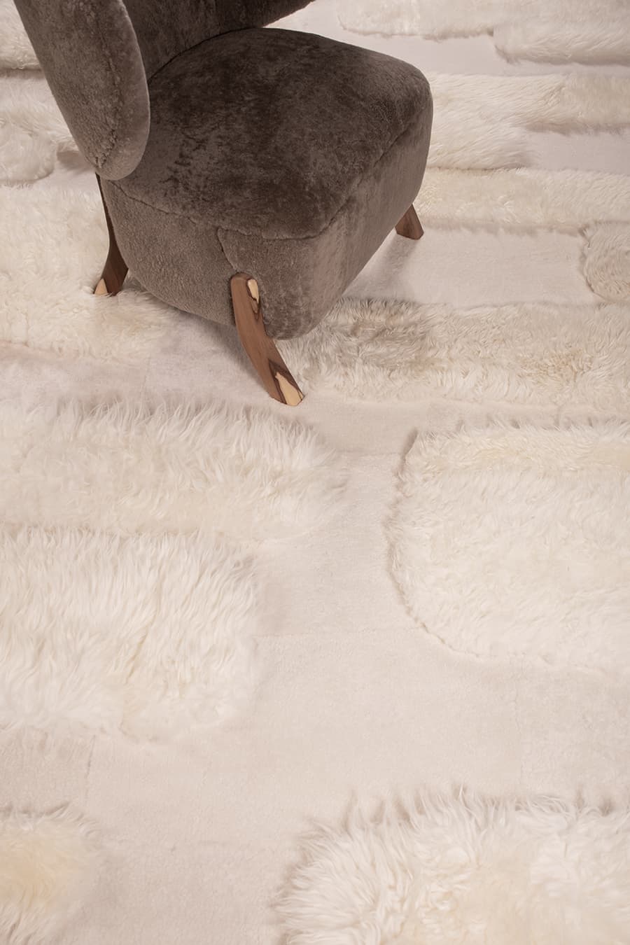 HOLLAND – Oversized Shearling Wool Rug, photo 6 of 9