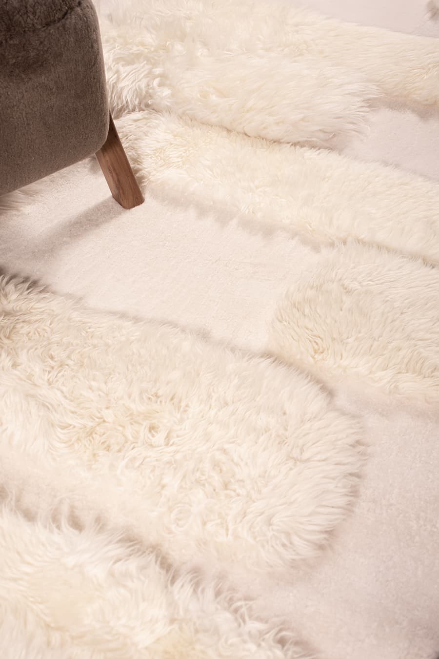 HOLLAND – Oversized Shearling Wool Rug, photo 7 of 9