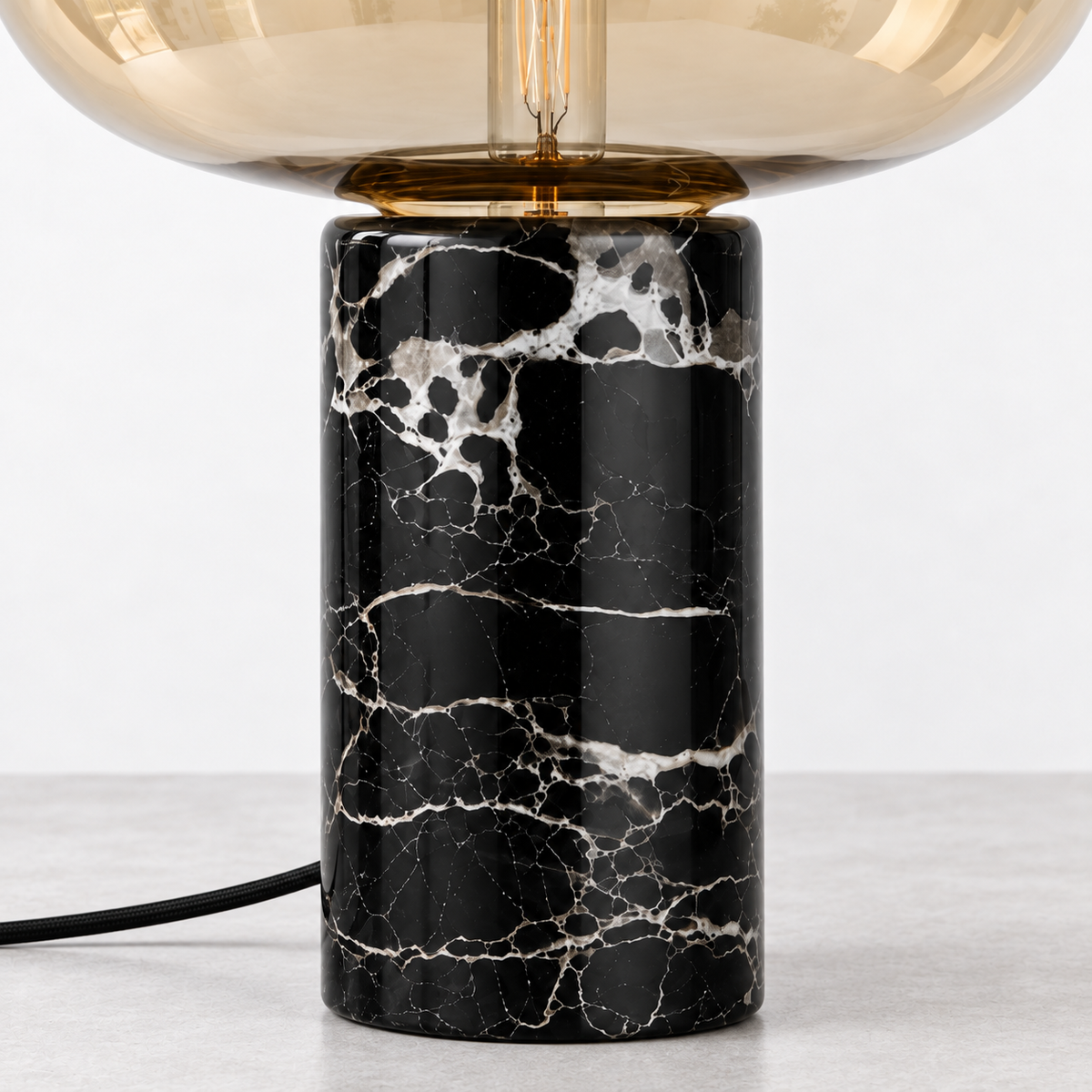 Hemi Lamp, close-up of the surface