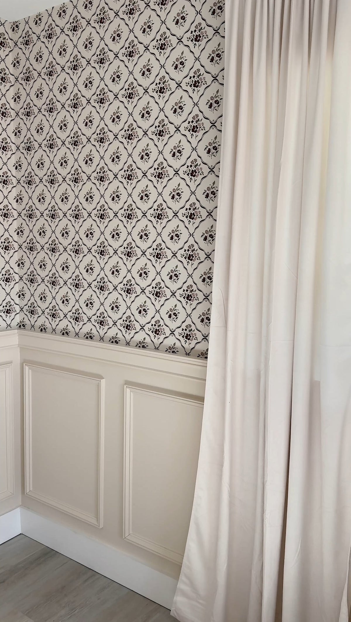 Nina Wallpaper by Ali Anni, photo 5 of 20