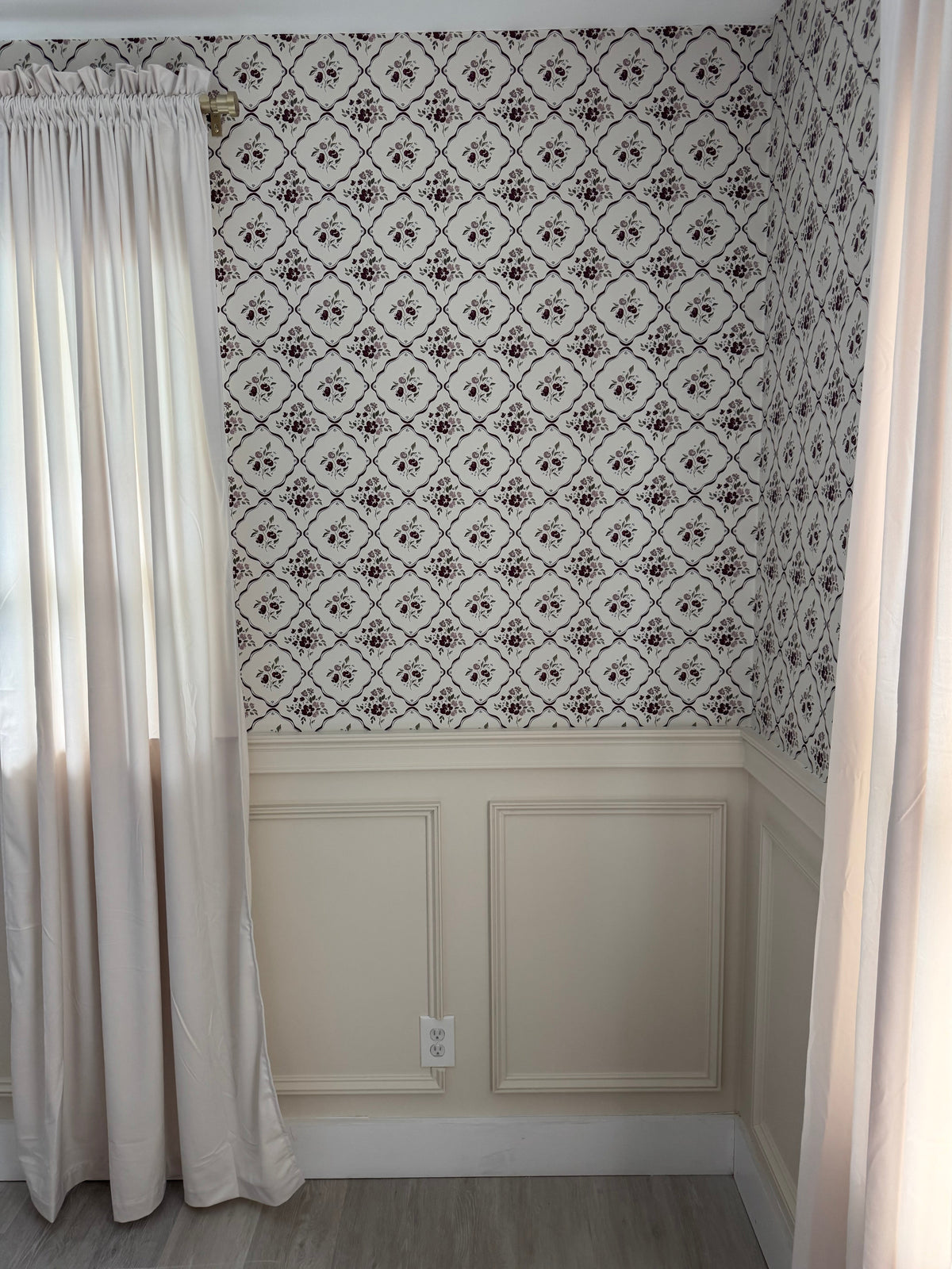 Nina Wallpaper by Ali Anni, photo 3 of 20
