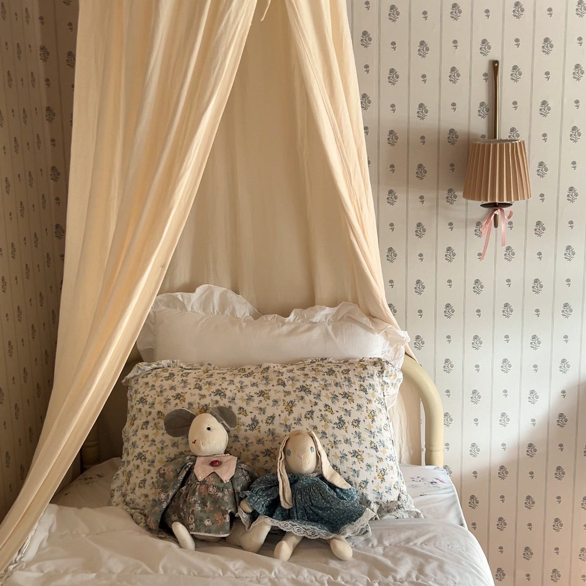 Ginger Wallpaper by Daphne and Sage, photo 3 of 17