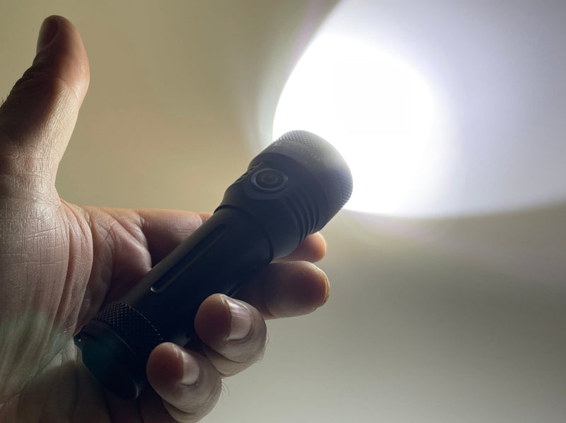 EZ - Throw 18650 / 21700 Flashlight by Maratac® ( + Built In Charger )