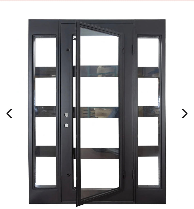 Atlas II Single hinged door with Sidelights