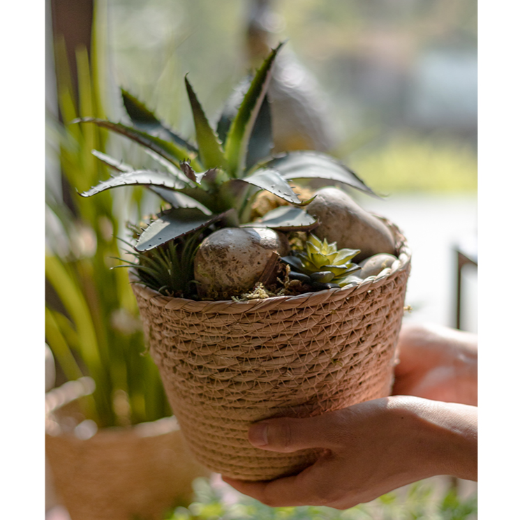 Natural Straw Desktop Flower Basket