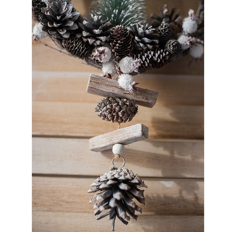 Christmas Wreath Rustic with Hanging Pine Cone