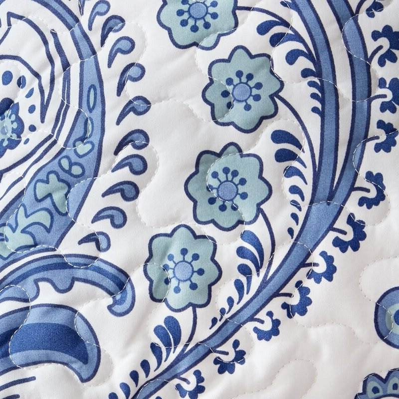 King Size Soft Microfiber Reversible Blue/White Baroque Floral Design Quilt Set, photo 5 of 5