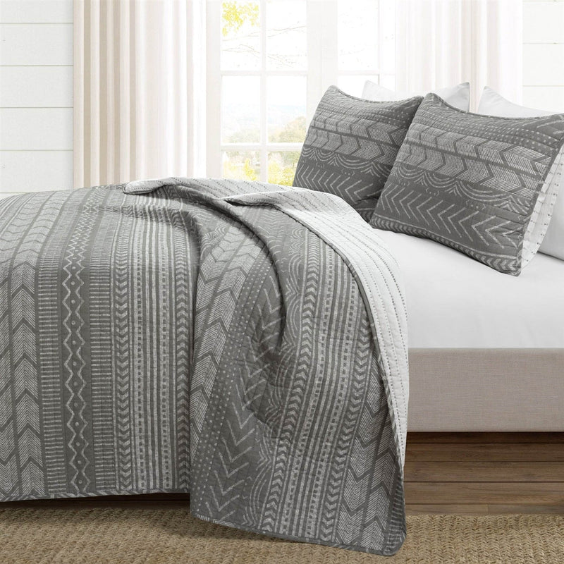 King Size Scandinavian Dark Grey Chevron Stripe Reversible Cotton Quilt Set, photo 2 of 5