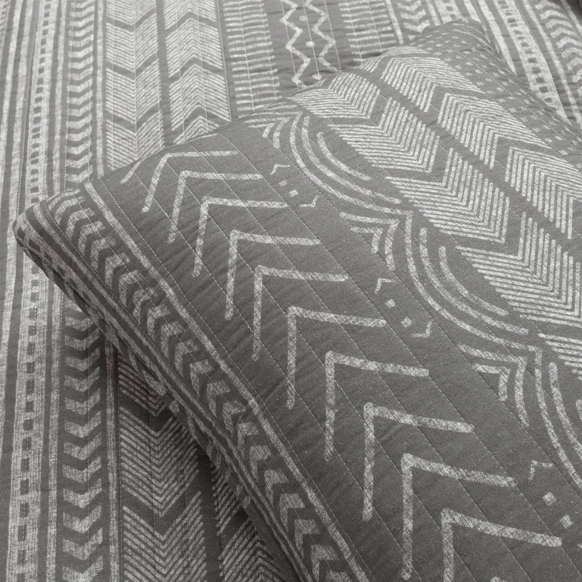 King Size Scandinavian Dark Grey Chevron Stripe Reversible Cotton Quilt Set, photo 4 of 5