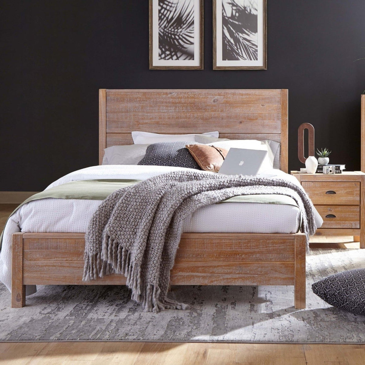 FarmHome Rustic Solid Pine Platform Bed in King Size, photo 4 of 4