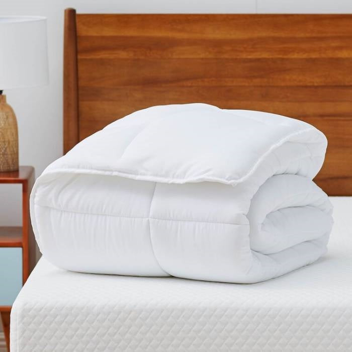 King Size Cozy All Seasons Plush White Polyester Down Alternative Comforter, photo 5 of 5