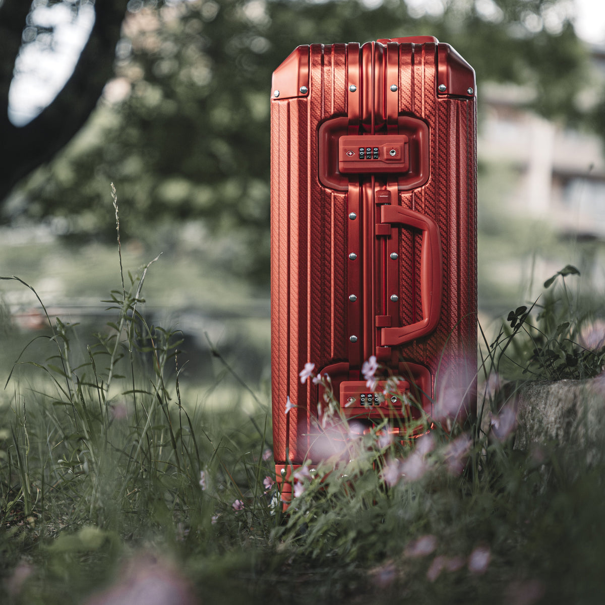 TREVA Aluminum Suitcase Red, photo 15 of 21