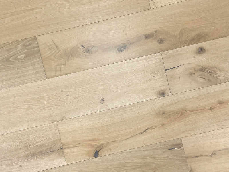 Ladera European Oak Wirebrushed Engineered Hardwood 8.65x0.625" - Silver Tan