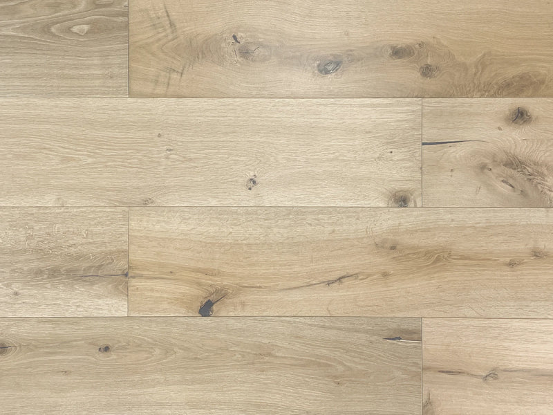 Ladera European Oak Wirebrushed Engineered Hardwood 8.65x0.625" - Silver Tan