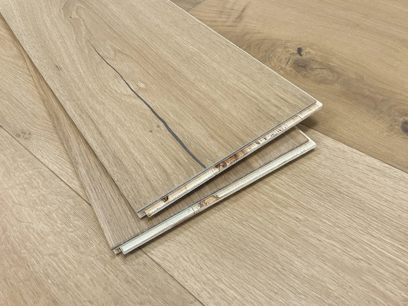 Ladera European Oak Wirebrushed Engineered Hardwood 8.65x0.625" - Silver Tan