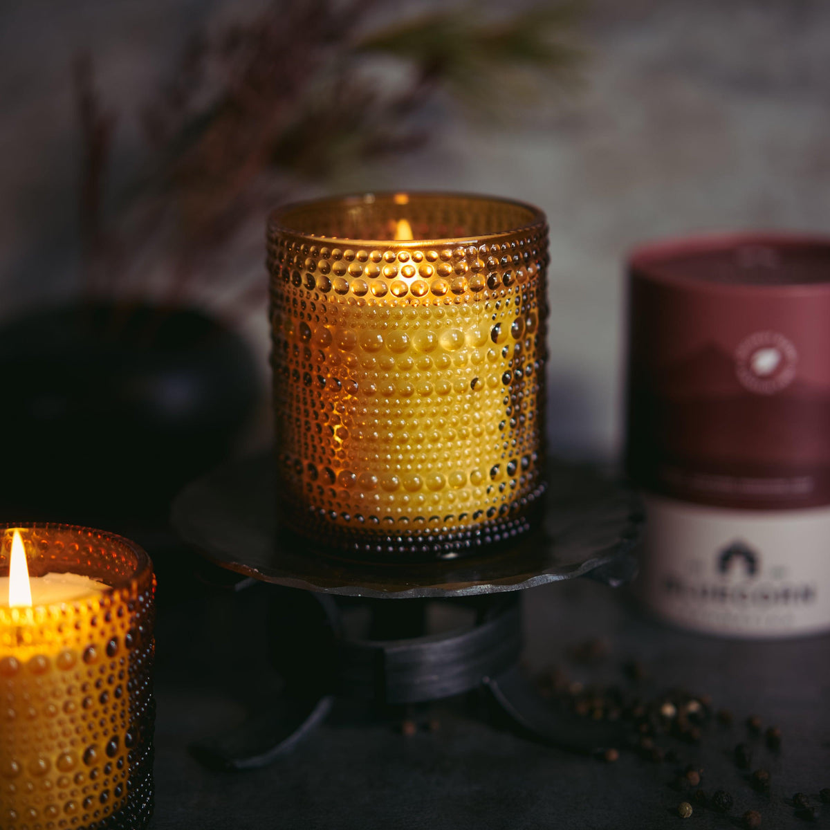 Arroyo Scented Candle - Aromática, installed in a room