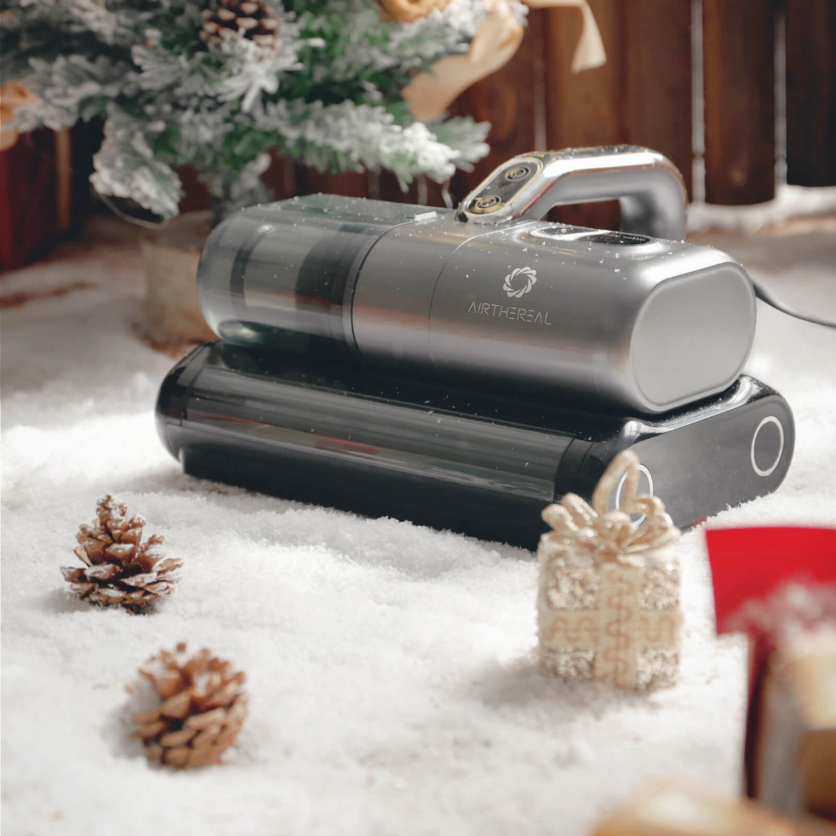 M1 UV Handheld Mattress Vacuum Cleaner, photo 2 of 9