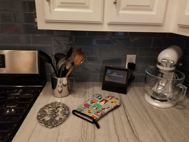 Lots of Shih Tzu Oven Mitt