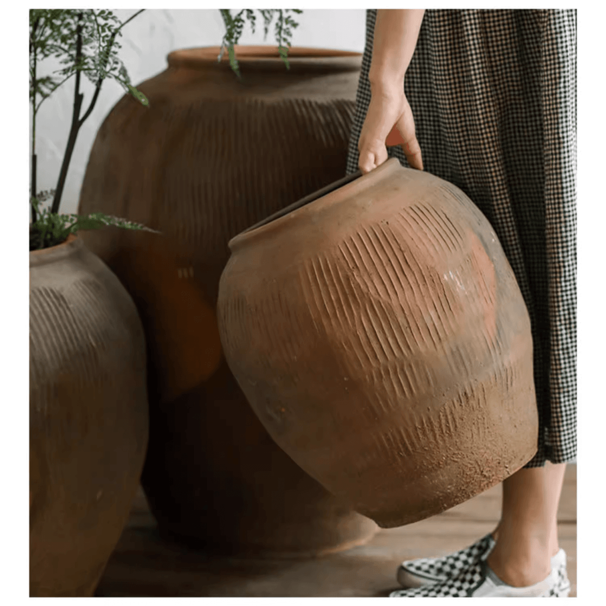 Round Earthenware Brown Pot, photo 7 of 13