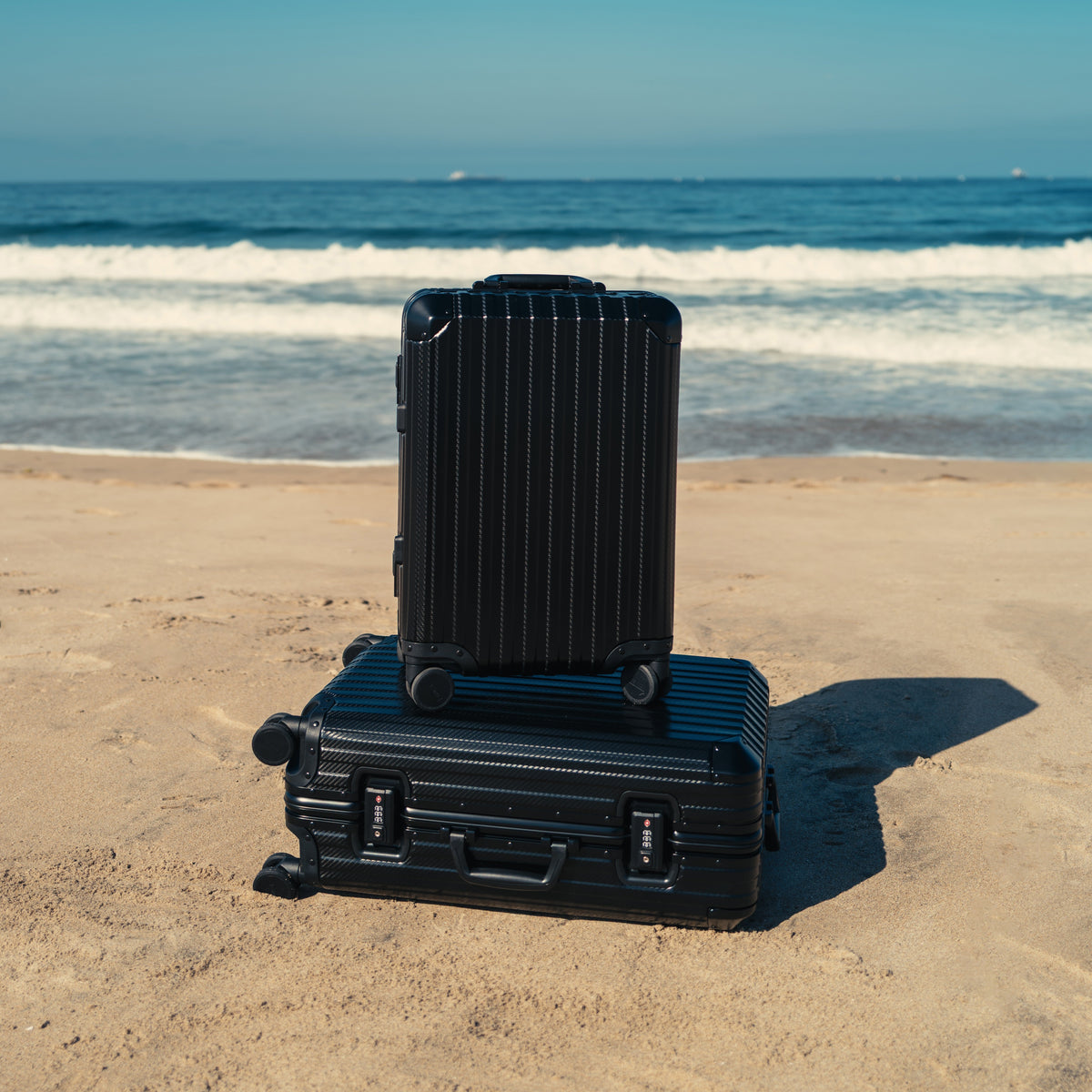 TREVA Aluminum Suitcase Black, photo 15 of 16