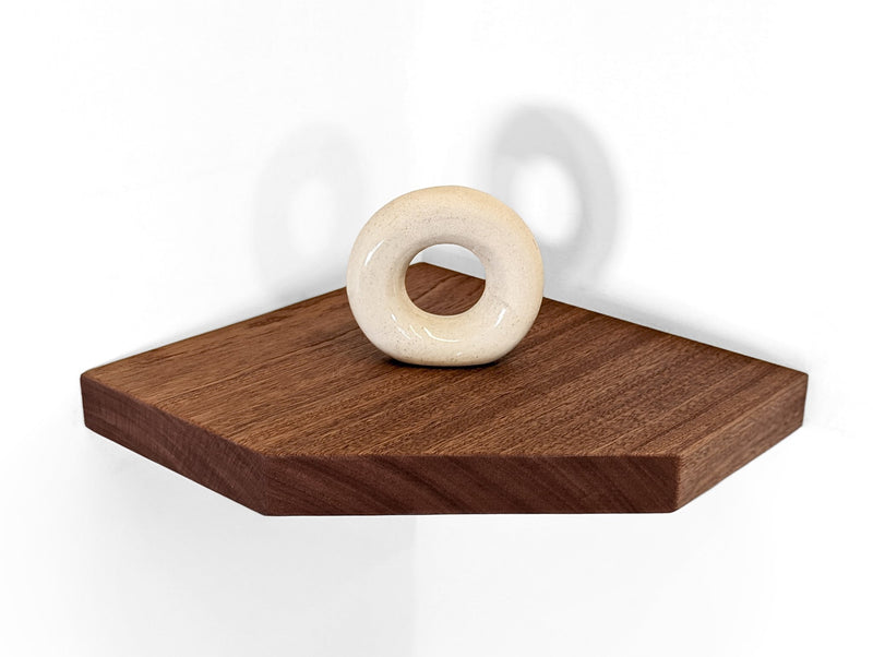 Floating Corner Shelf with Straight Edge in Oak